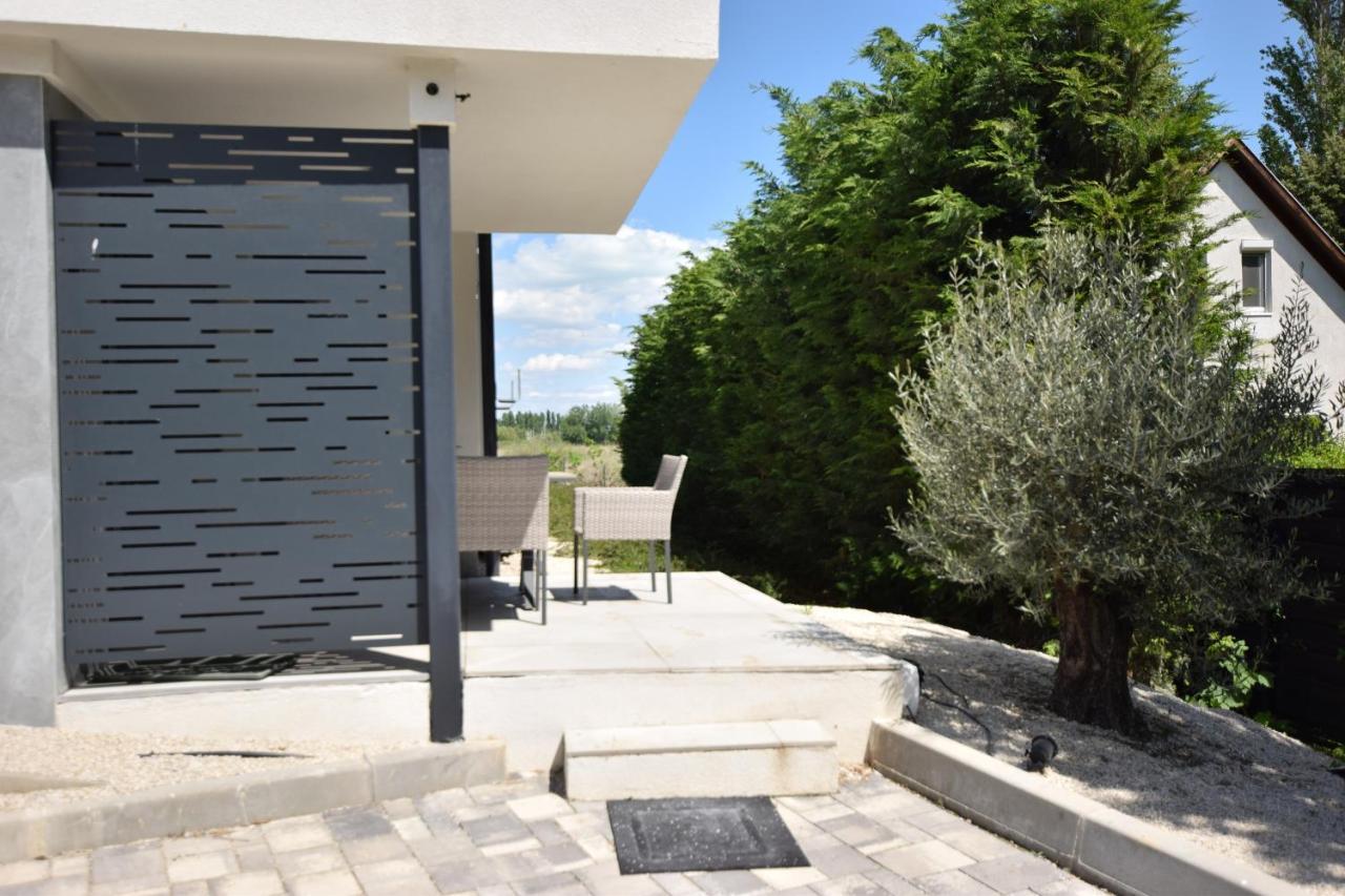 Olive Apartman Alsoors Luaran gambar